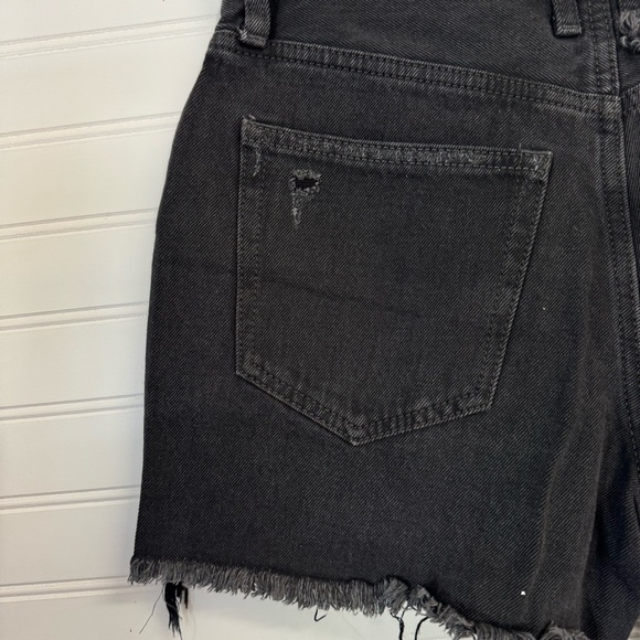 Free People Makai Cuf Off Frayed Hem Shorts OB1268908 Size 27 Black - Picture 7 of 8